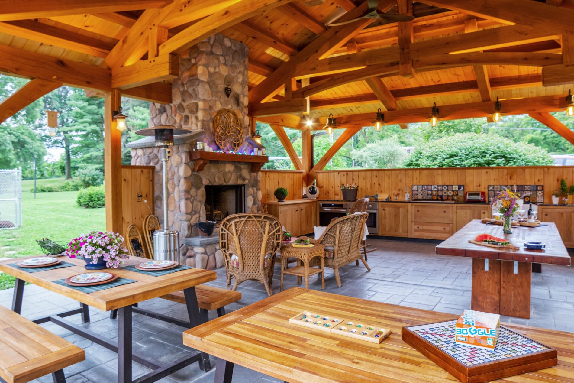 Outdoor Kitchen Spaces